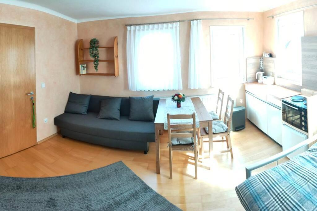 Zentrale & Ruhige Ferienwohnung Mössingen Kültér fotó